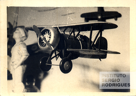 Solid cedar model aircraft made by Sergio Rodrigues at his uncle James Andrew's workshop, at Castelinho, at Praia do Flamengo, No. 72 - Rio de Janeiro, in the 1940s.