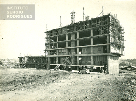 Building under construction at the State Department Palace, at the Civic Center of Curitiba, Paraná, 1953.