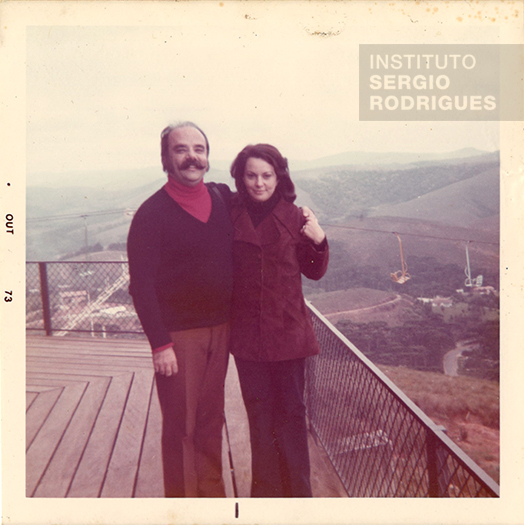 Sergio Rodrigues and his wife Vera Beatriz, during a trip to Campos do Jordão, São Paulo, in October 1973.