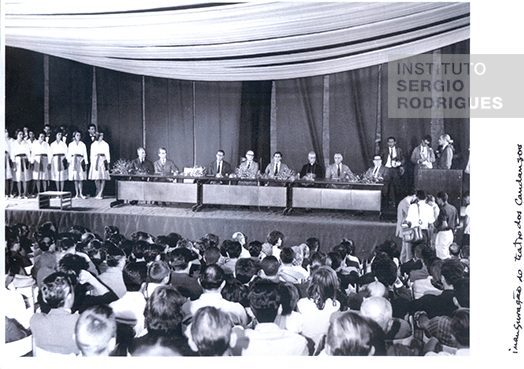 Opening event for the Dois Candangos Theater, at the University of Brasilia, on April 21, 1962.